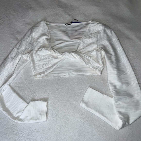 White long sleeve crop top. - Picture 2 of 2